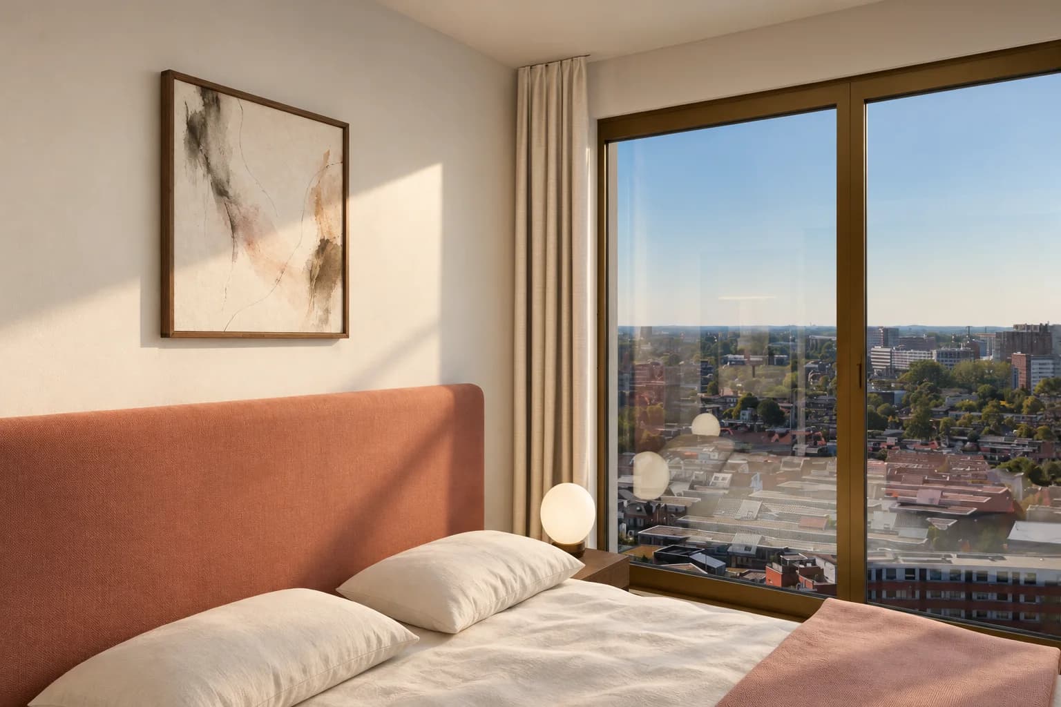 Artist impression: slaapkamer met een groot raam en uitzicht over de daken van Leiden
